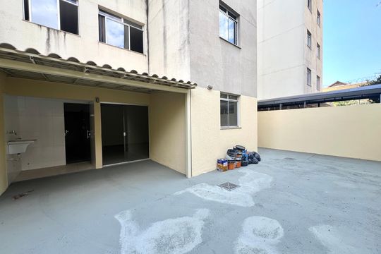 Quintal de apartamento para alugar com 2 quartos, 50m² em Arvoredo, Contagem