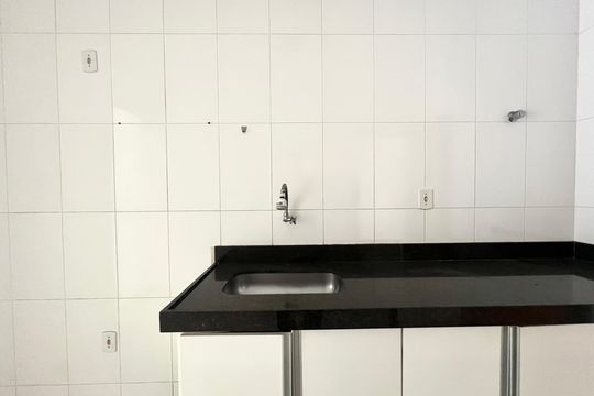 Cozinha de apartamento para alugar com 2 quartos, 50m² em Arvoredo, Contagem