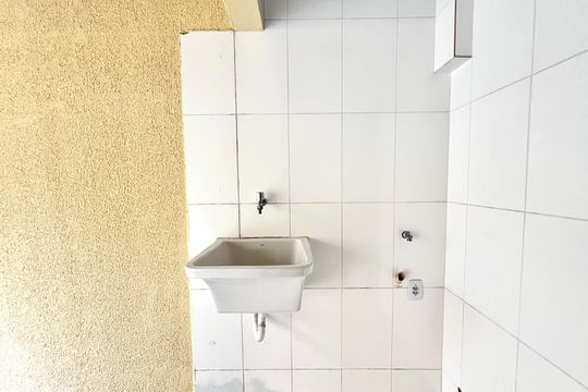 Área de Serviço de apartamento para alugar com 2 quartos, 50m² em Arvoredo, Contagem