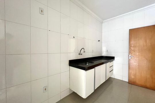 Cozinha de apartamento para alugar com 2 quartos, 50m² em Arvoredo, Contagem