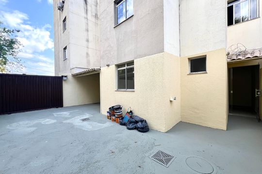 Quintal de apartamento para alugar com 2 quartos, 50m² em Arvoredo, Contagem