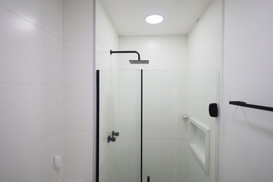 Banheiro de apartamento para alugar com 1 quarto, 37m² em Presidente Altino, Osasco