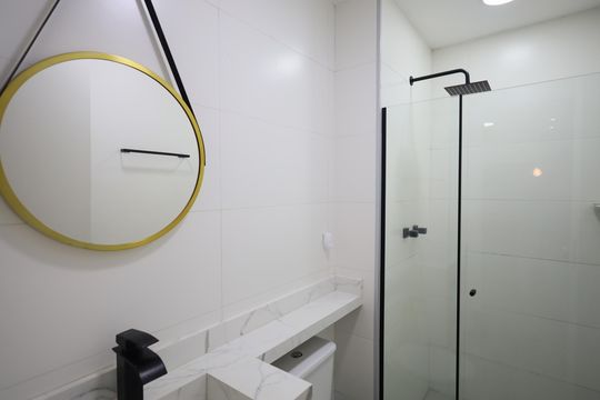 Banheiro de apartamento para alugar com 1 quarto, 37m² em Presidente Altino, Osasco