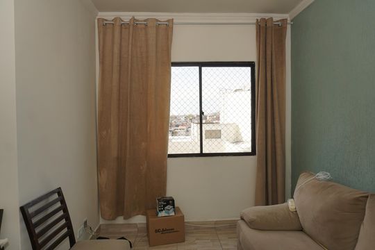 Sala de apartamento para alugar com 2 quartos, 48m² em Jardim Vitória, Embu das Artes