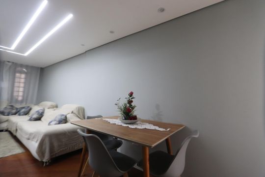 Sala de casa à venda com 4 quartos, 200m² em Conjunto Habitacional Barreira Grande, São Paulo