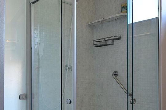 Banheiro de apartamento para alugar com 2 quartos, 76m² em Pinheiros, São Paulo