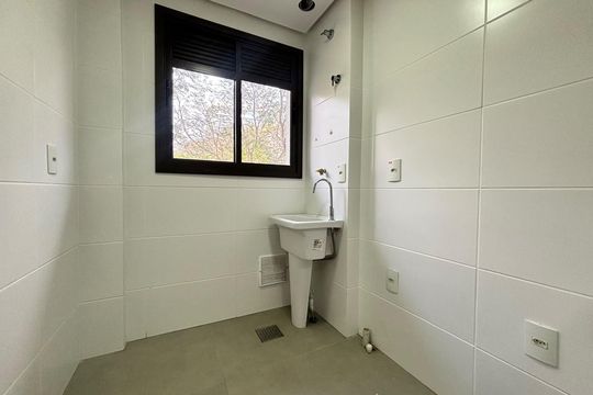 Área de serviço de apartamento para alugar com 2 quartos, 64m² em Passo d’Areia, Porto Alegre