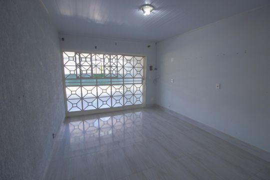 Casa à venda com 3 quartos, 150m² em Qr 506, Brasília