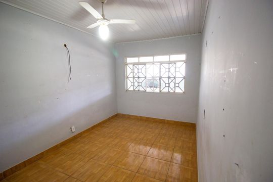 Casa à venda com 3 quartos, 150m² em Qr 506, Brasília