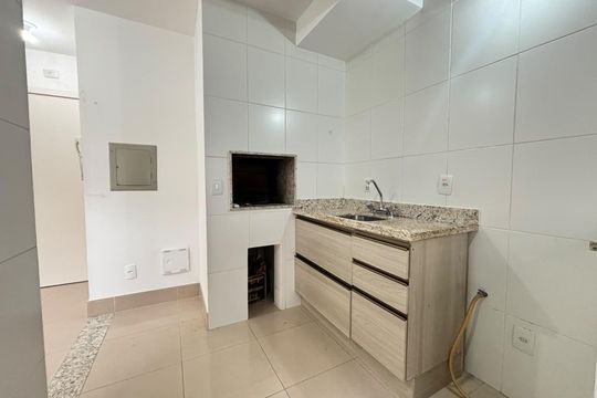 Cozinha de apartamento para alugar com 1 quarto, 48m² em São João, Porto Alegre