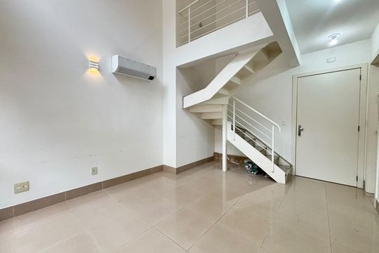 Sala de apartamento para alugar com 1 quarto, 48m² em São João, Porto Alegre