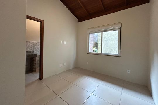 Suíte  de casa de condomínio para alugar com 1 quarto, 40m² em Lagoa da Conceição, Florianópolis