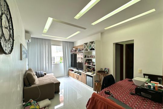 Apartamento à venda com 2 quartos, 61m² em Copacabana, Rio de Janeiro