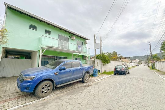 Vista da Rua de apartamento para alugar com 1 quarto, 24m² em São João do Rio Vermelho, Florianópolis