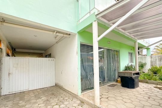 Fachada de apartamento para alugar com 1 quarto, 24m² em São João do Rio Vermelho, Florianópolis