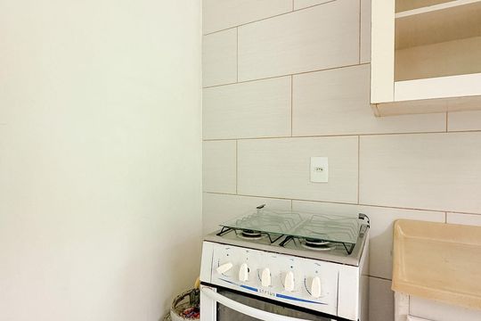 Cozinha de apartamento para alugar com 1 quarto, 24m² em São João do Rio Vermelho, Florianópolis