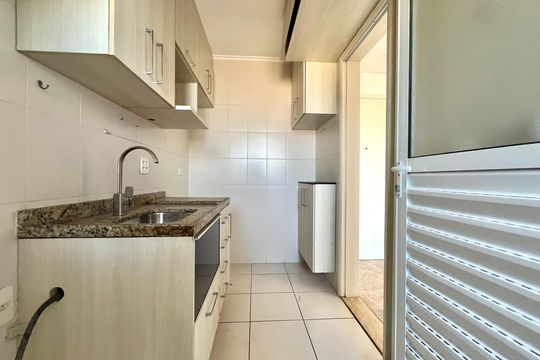 Cozinha de apartamento para alugar com 2 quartos, 54m² em Vila Guarani (zona Sul), São Paulo