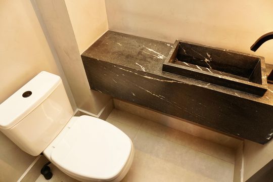 Lavabo  de apartamento para alugar com 3 quartos, 82m² em Funcionários, Belo Horizonte