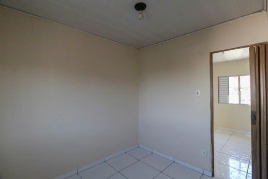 Quarto 1 de casa para alugar com 2 quartos, 45m² em Jardim Vila Formosa, São Paulo