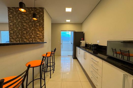 Área externa de apartamento para alugar com 1 quarto, 43m² em Maracanã, Praia Grande