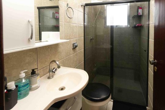 Banheiro de casa à venda com 2 quartos, 77m² em Jardim Vila Formosa, São Paulo