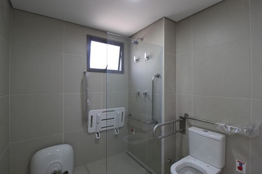 Banheiro de kitnet/studio para alugar com 1 quarto, 41m² em Planalto Paulista, São Paulo