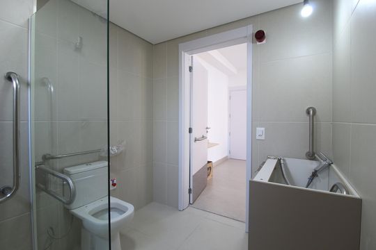 Banheiro de kitnet/studio para alugar com 1 quarto, 41m² em Planalto Paulista, São Paulo