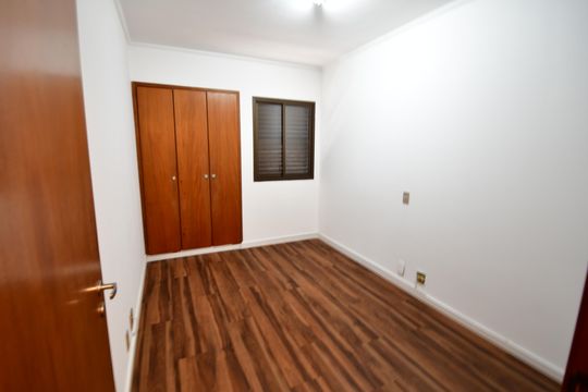 Quarto 1 de apartamento para alugar com 2 quartos, 77m² em Bosque, Campinas