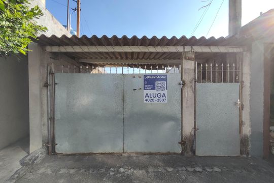 Fachada de casa para alugar com 1 quarto, 60m² em Jardim Figueiredo, Ferraz de Vasconcelos