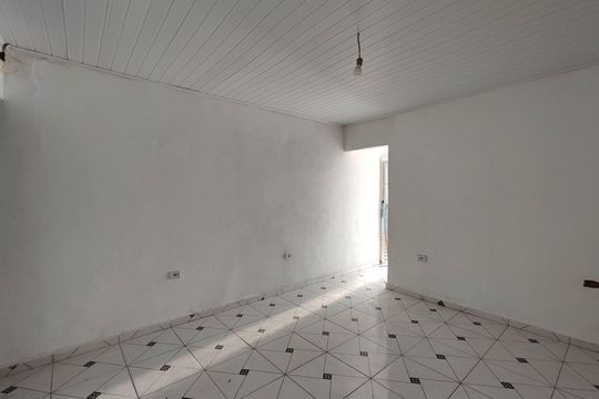 Quarto de casa para alugar com 1 quarto, 60m² em Jardim Figueiredo, Ferraz de Vasconcelos