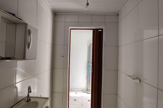 Banheiro social de casa para alugar com 1 quarto, 60m² em Jardim Figueiredo, Ferraz de Vasconcelos
