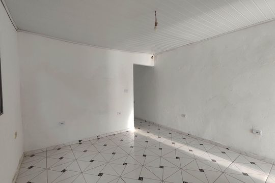 Quarto de casa para alugar com 1 quarto, 60m² em Jardim Figueiredo, Ferraz de Vasconcelos