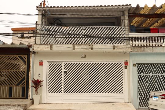 Casa à venda com 3 quartos, 174m² em Vila Tolstoi, São Paulo