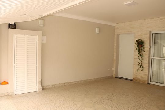 Casa à venda com 3 quartos, 174m² em Vila Tolstoi, São Paulo