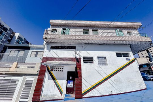 Fachada com Plaquinha de casa à venda com 5 quartos, 1000m² em Chácara Santo Antônio (zona Leste), São Paulo