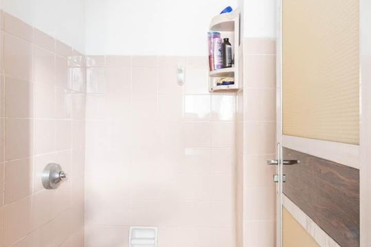 Banheiro de serviço de apartamento para alugar com 2 quartos, 73m² em Vila Isabel, Rio de Janeiro