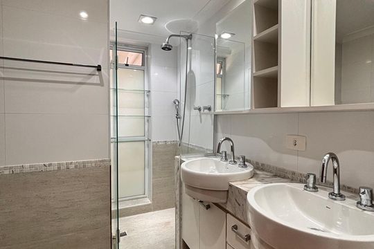 Banheiro da Suíte de apartamento à venda com 2 quartos, 87m² em Itaim Bibi, São Paulo