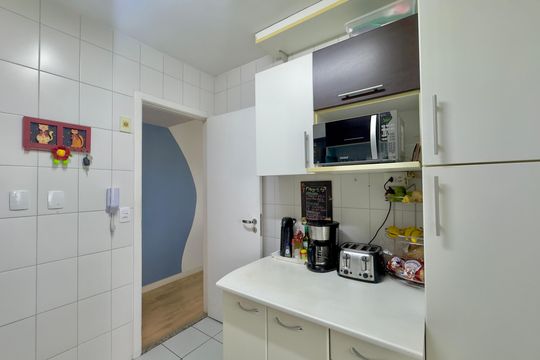 Cozinha de apartamento à venda com 3 quartos, 64m² em Jardim Gopouva, Guarulhos