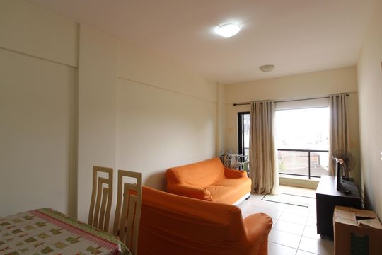 Sala de apartamento para alugar com 1 quarto, 52m² em Vila Nova, Cabo Frio