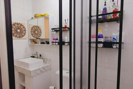Banheiro de apartamento à venda com 2 quartos, 62m² em Vila Nambi, Jundiaí