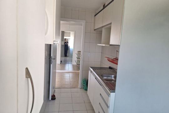 Cozinha de apartamento para alugar com 2 quartos, 63m² em Pilares, Rio de Janeiro