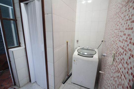 Área de Serviço de casa para alugar com 3 quartos, 360m² em Milionários (barreiro), Belo Horizonte