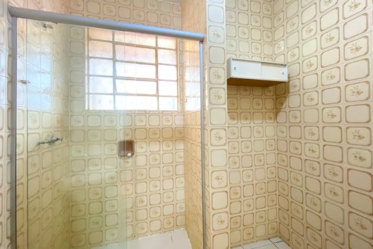 Banheiro de apartamento à venda com 2 quartos, 97m² em Marçola, Belo Horizonte