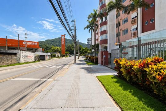 Fachada de apartamento para alugar com 2 quartos, 88m² em Saco Grande, Florianópolis