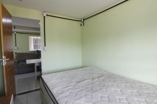 Quarto de apartamento para alugar com 1 quarto, 53m² em Jardim Esperança, Cabo Frio