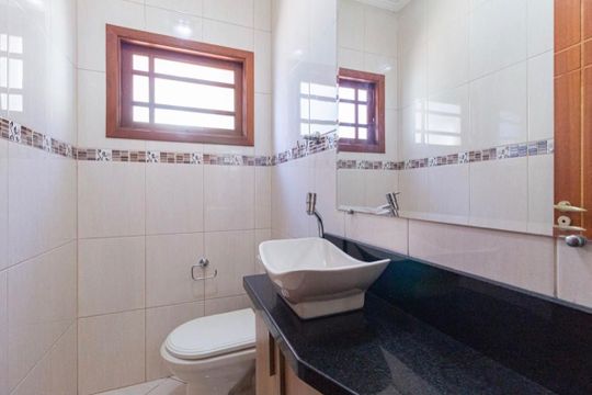 Banheiro de casa à venda com 4 quartos, 315m² em City Bussocaba, Osasco