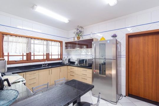 Cozinha de casa à venda com 4 quartos, 315m² em City Bussocaba, Osasco