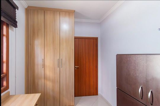 Quarto de casa à venda com 4 quartos, 315m² em City Bussocaba, Osasco