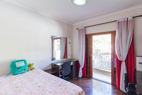 Quarto de casa à venda com 4 quartos, 315m² em City Bussocaba, Osasco