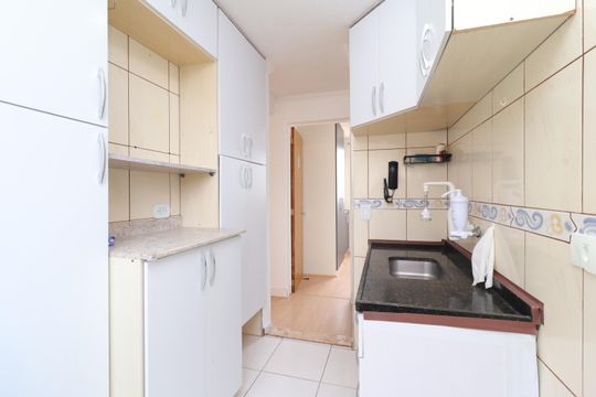 Cozinha de apartamento para alugar com 2 quartos, 45m² em Vila Chabilandia, São Paulo